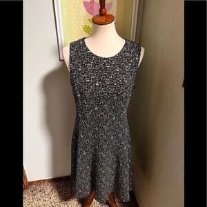 NWOT DKNY sleeveless Black & White Dress Size 10  #D5